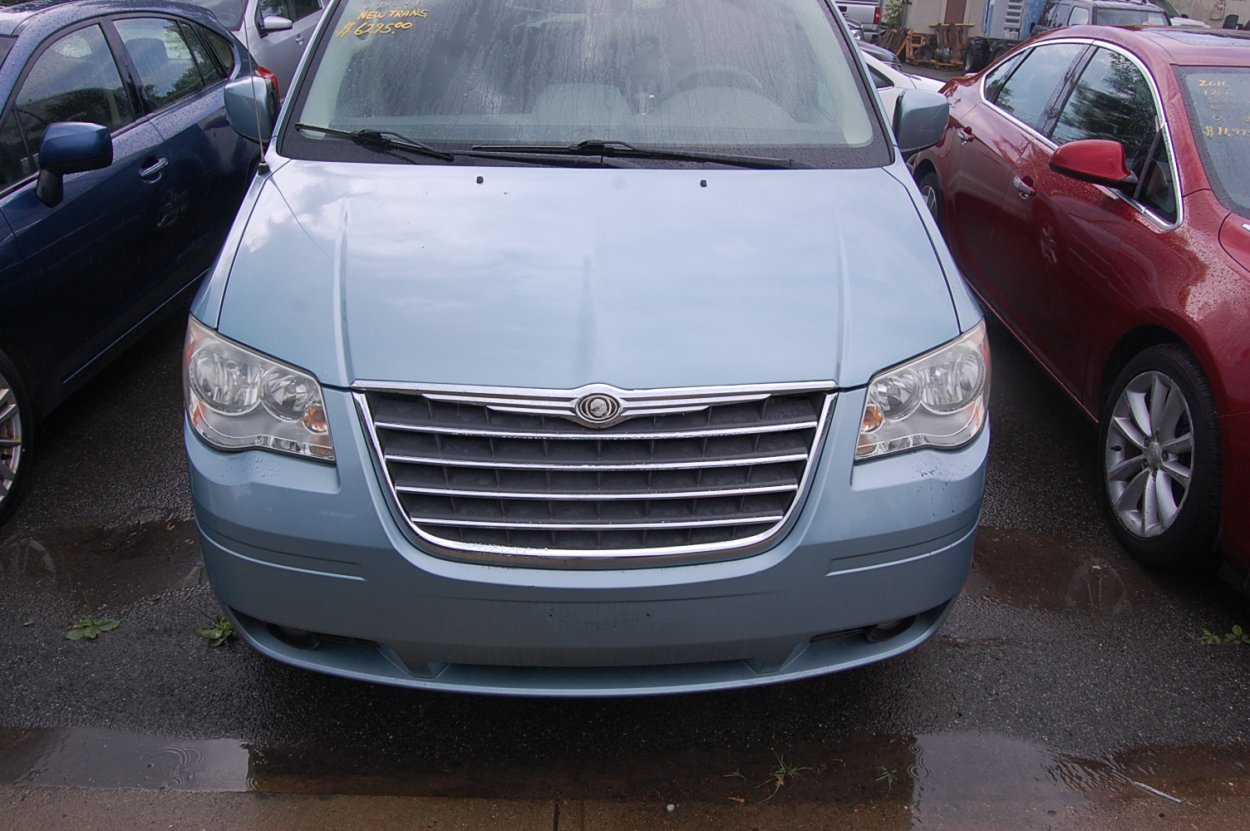 Van For Sale: 2009 Chrysler Town & Country
 