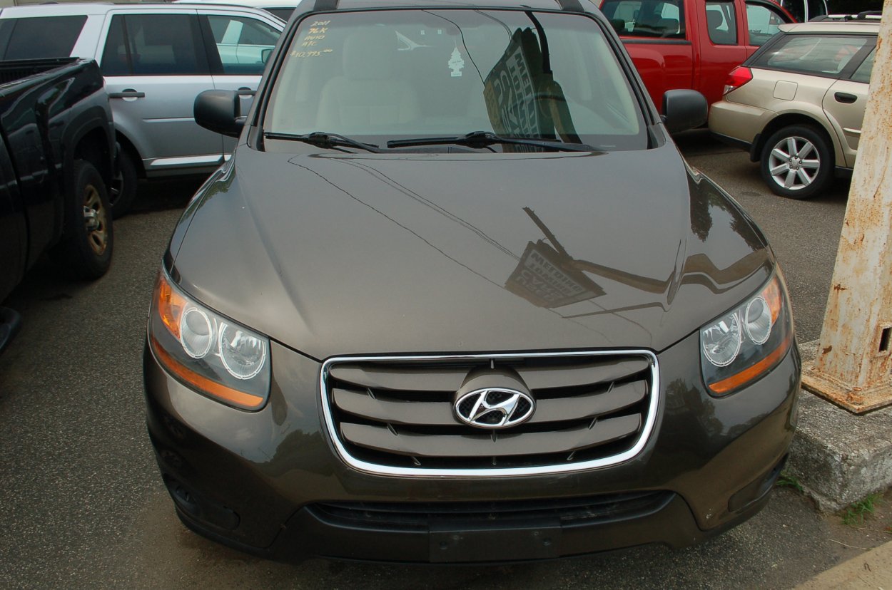 Sports Utility Vehicle For Sale: 2011 Hyundai Santa Fe
 