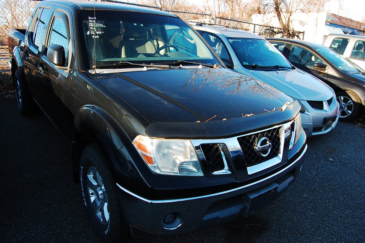 Pick Up Truck For Sale: 2009 Nissan Frontier Crew Cab
 